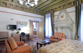Гостиница Foscari Palace  Венеция